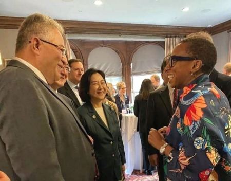 رئيس جامعة القدس يشارك في حفل تنصيب الرئيس الثلاثين لجامعة هارفارد كلودين جاي وسط نخب عالمية